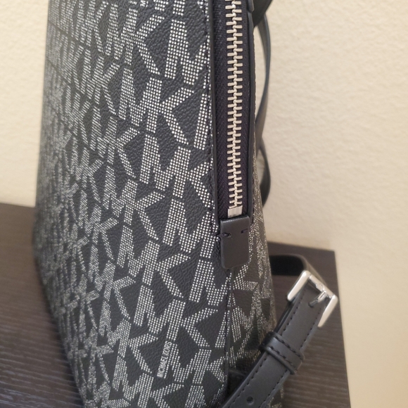 Michael kors Cindy Dome Backpack - Picture 3 of 10